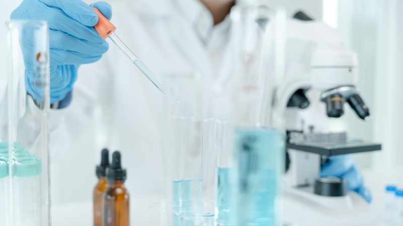 酶制剂在生物制药中的应用：揭秘使用前后之变